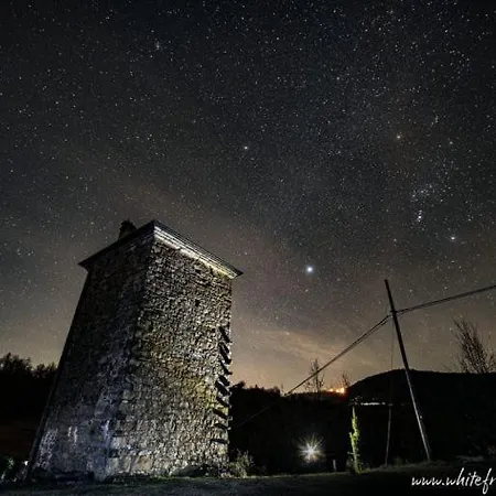 Tower House Gombola Chalet Polinago